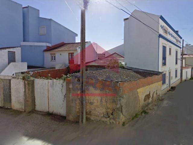 Terreno de 124,60m2 em Ferrel Peniche