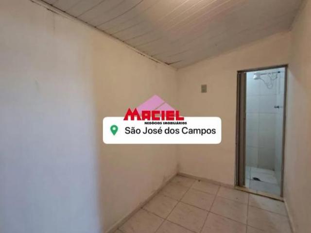 Terreno de 128 m² ? 110 m² de construção ? 2 quartos ? 1 banheiro social ? Sala ampla ? Cozinha ampl