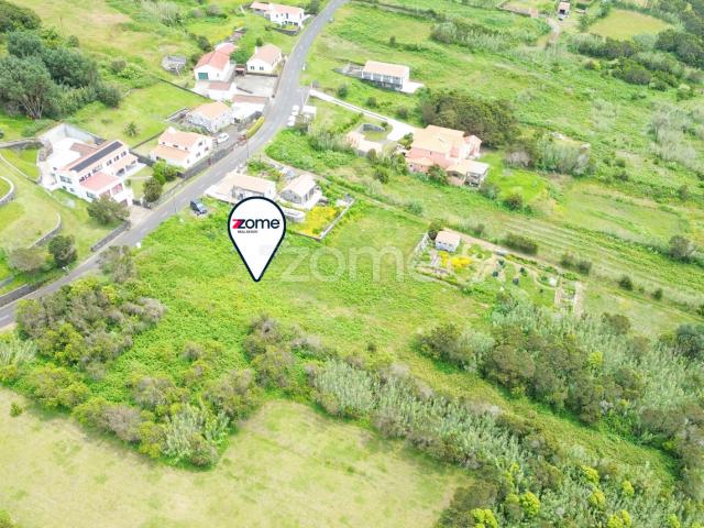 Terreno de 1331m2 em Capelo, na Ilha de Faial