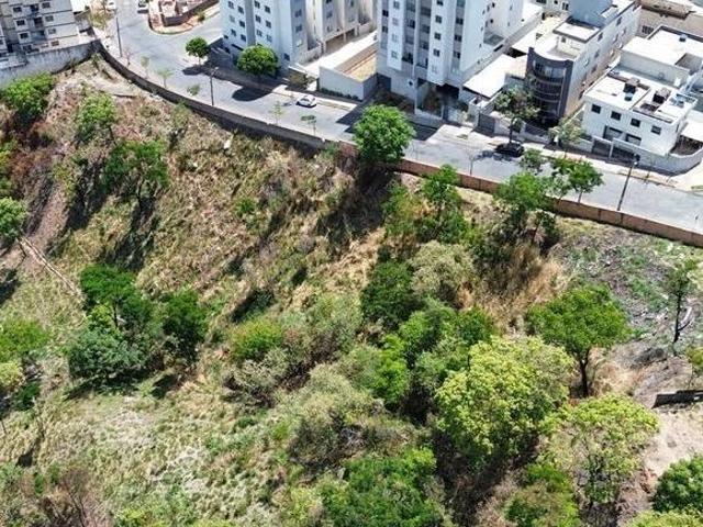 Terreno de 1358 m² à venda em Manacás
