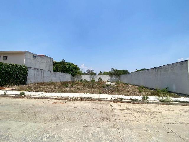 Terreno de 1,000 m2 en VENTA en Fraccionamiento Joyas del Campestre