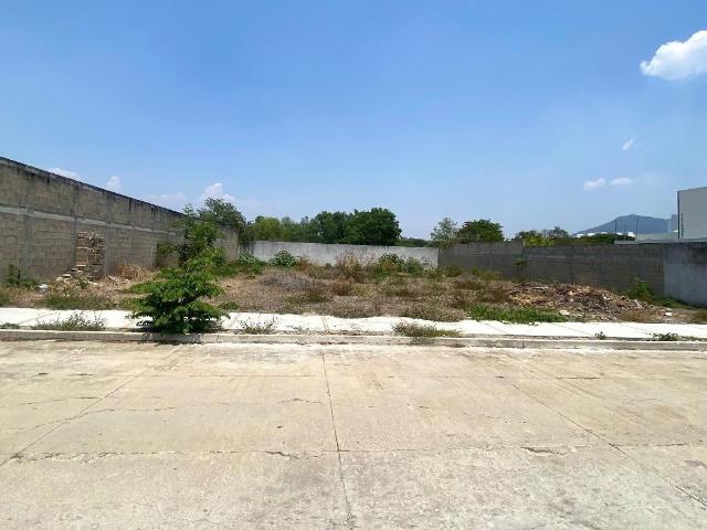 Terreno de 1,000 m2 en VENTA en Fraccionamiento Joyas del Campestre