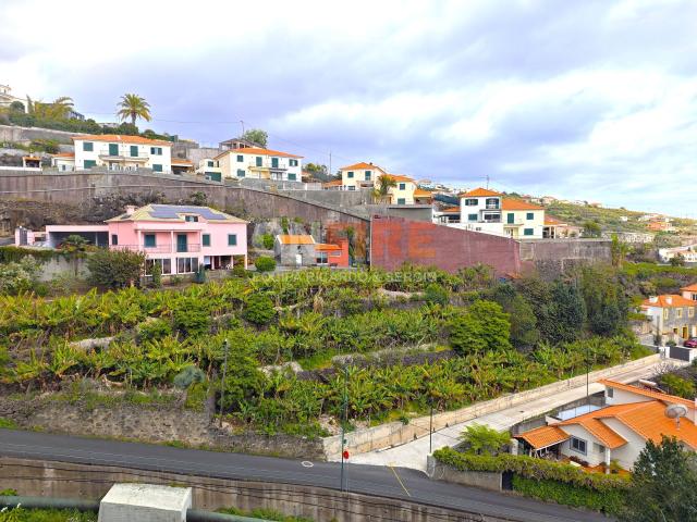 Terreno de 1.277 m² com Vista Mar na Calheta – Ideal para Investimento Imobiliário