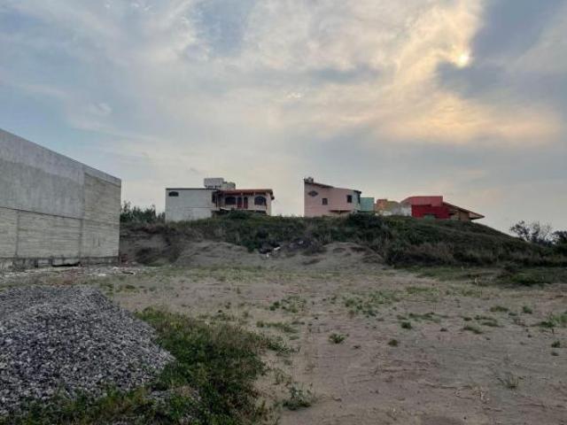 Terreno de 1,500 m2 en venta en Santa María Buenavista. ALVARADO. VERACRUZ