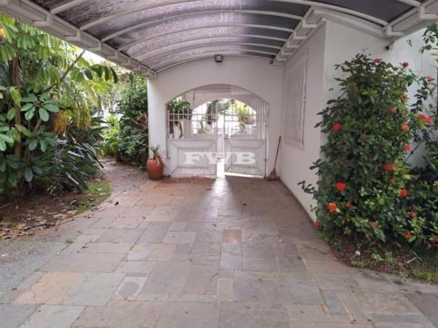 TERRENO DE 1.680 M² EM ALTO DE PINHEIROS