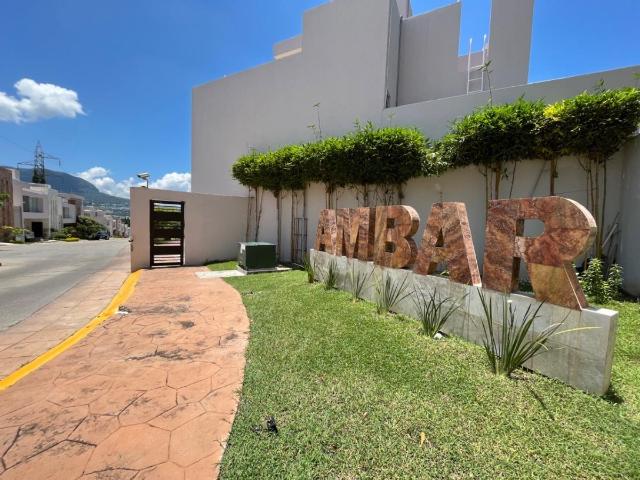 Terreno de 1,723 m2 en privada ?MBAR con acceso al libramiento NORTE