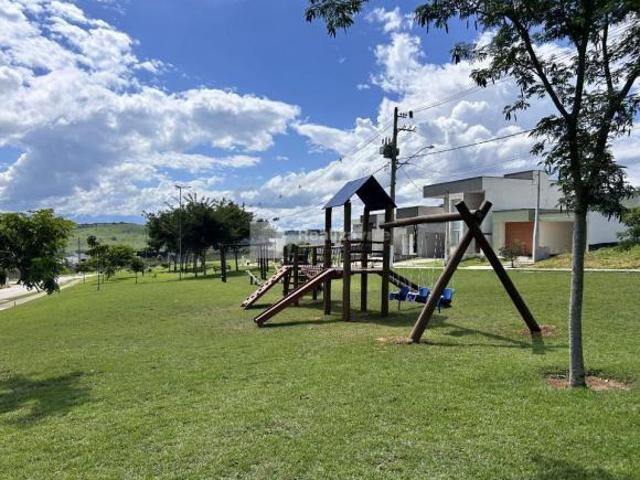 Terreno de 250m² no Residencial Jade | Edificações nas Laterais e Ótima Posição Solar