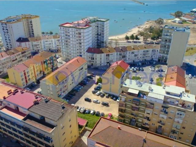 Terreno de 2557 m2 Barreiro, Setúbal