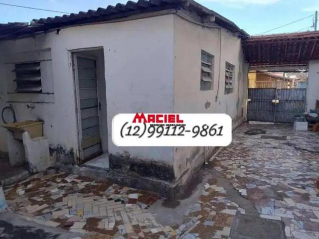 TERRENO DE 256 M² C/ 02 CASAS `PADRÃO` PARA DEMOLIÇÃO