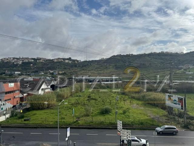 Terreno de 2580 m2 Loures, Portugal