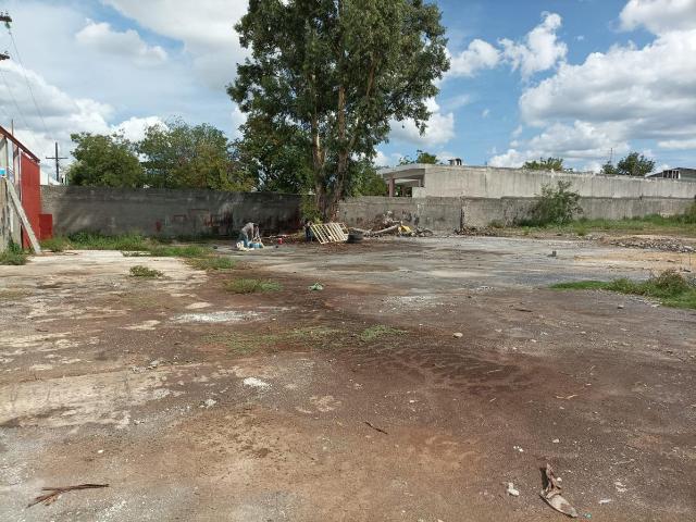 Terreno de 2700m? en Renta, 2 Portones de Acceso, Barda Perimetral, Uso de Suelo Mixto en Guadalupe
