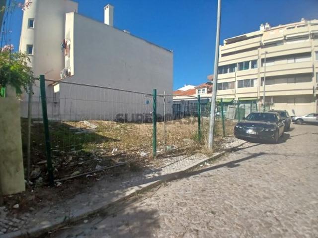 Terreno de 274m2 com projeto aprovado Costa da Caparica