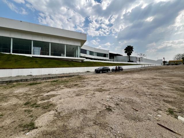 Terreno de 280 m2 Con demas?a EN VENTA a un costado del sal?n GLUCK