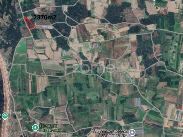 Terreno de 2870m2, muito perto do Mar
