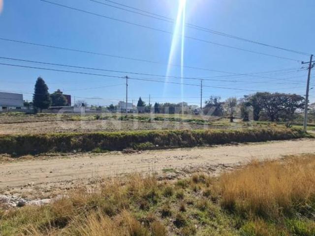 Terreno de 2222 m2 a un costado de las vías del ferrocarril en Ayometla