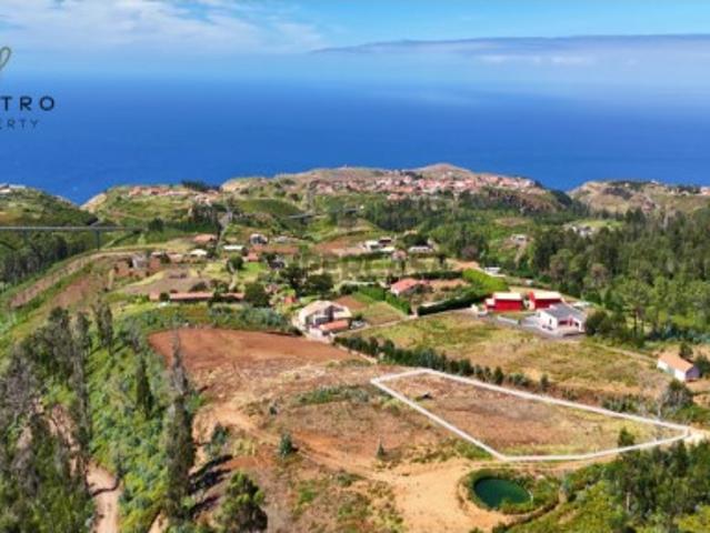Terreno de 2272 m² na Corujeira, Ponta do Pargo