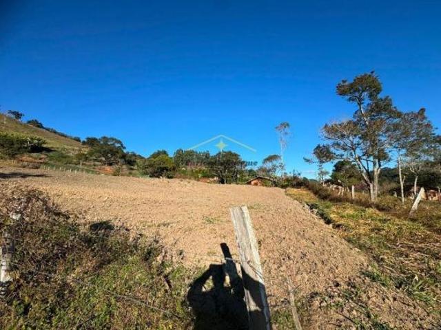 Terreno de 2.000 m² com topografia praticamente plana em Santo Antônio do Pinhal