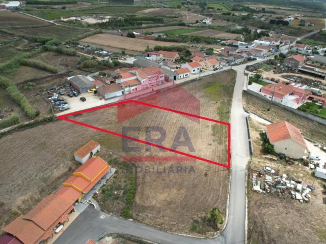 Terreno de 2.000m2 no Casal Fetal Peniche