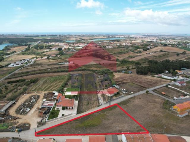 Terreno de 2.000m2 no Casal Fetal Peniche
