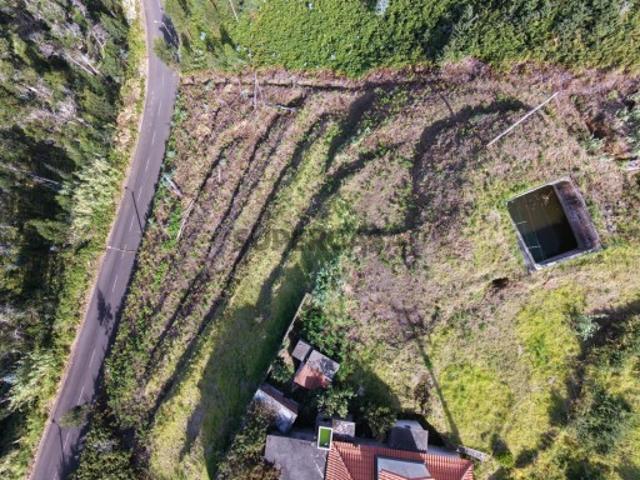 Terreno de 2.059 m² com Acesso a Estrada e Viabilidade Construtiva Ponta do Pargo, Calheta