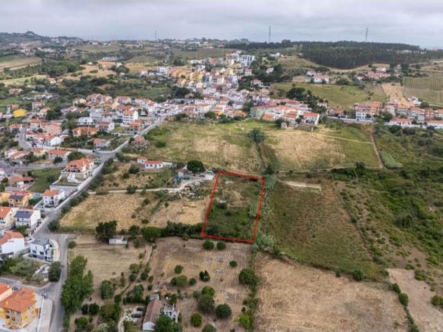 Terreno de 2.680 m² com Vista Rio e Serra O Refúgio Perfeito em Alhandra