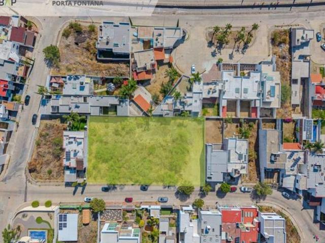 Terreno de 340 m2 en venta en Porta Fontana