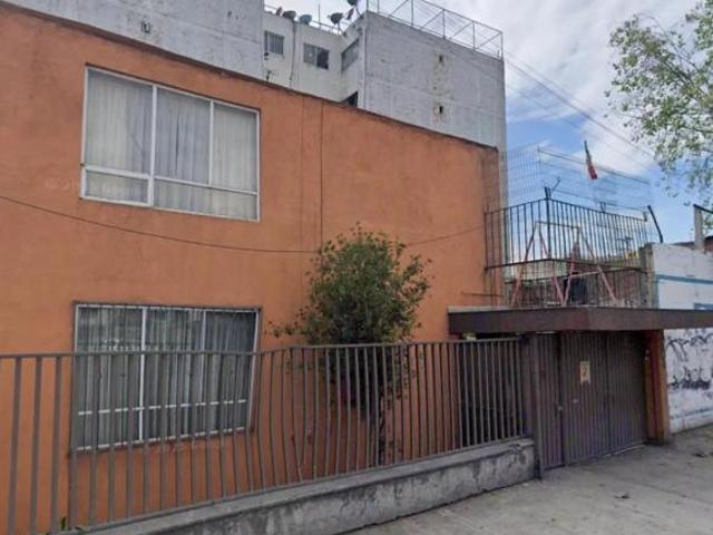 Terreno de 348 m² en venta en Peralvillo
