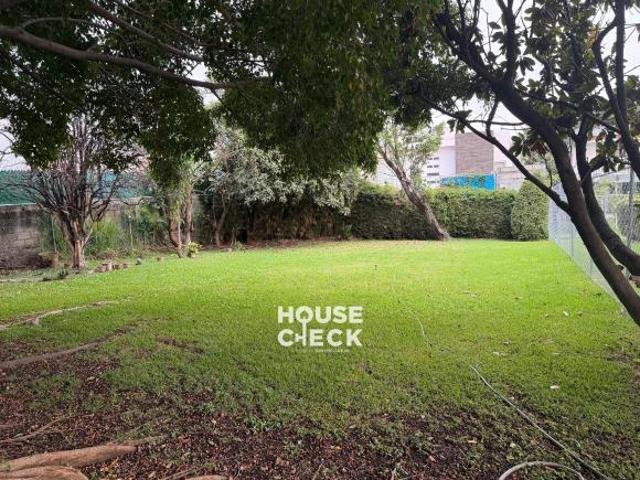 Terreno de 350 m² en venta en Lomas de Cocoyoc