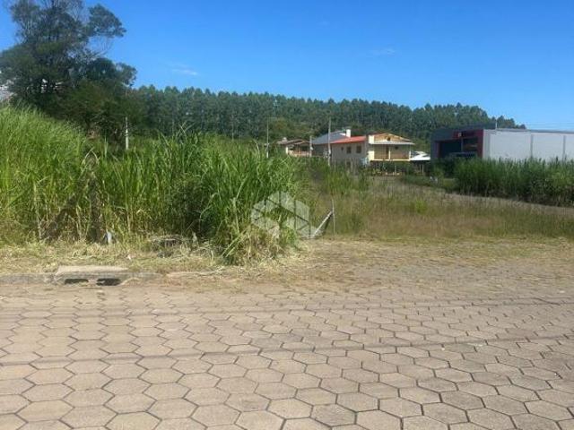 Terreno de 363m2 no bairro Centro de Presidente Lucena/RS. Loteamento Novo