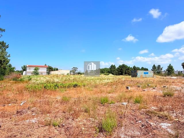 Terreno de 363m² na Quinta da Lobateira – Pronto para Casa Amovível!