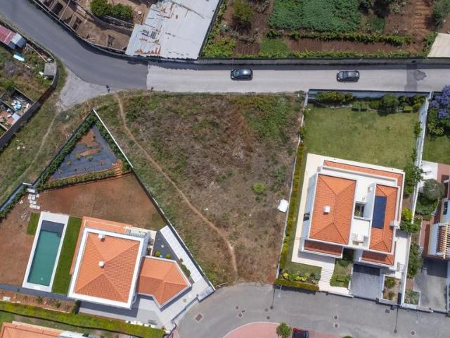 Terreno de 374 m2 Oeiras, Lisboa