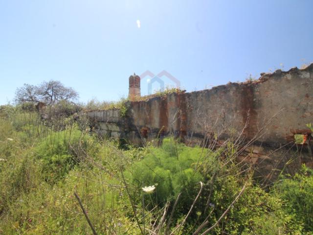 Terreno de 26 949 m2 para construir moradia de 300m2
