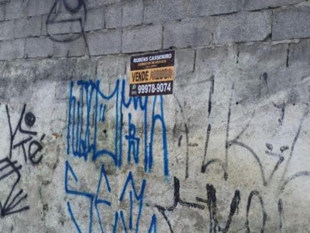 Terreno de 383m2, a venda na rua Maciço Urucum