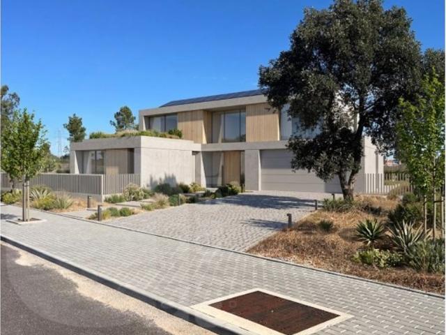Terreno de 300 m2 à venda Seixal, Setúbal
