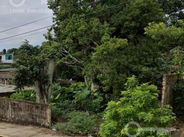 Terreno de 300 m2 en Venta en Av. Niños Héroes, Col. El Faro, Villa Allende, Veracruz