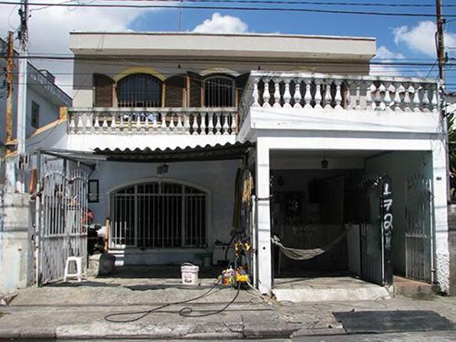 Terreno de 300m² com 9 quartos