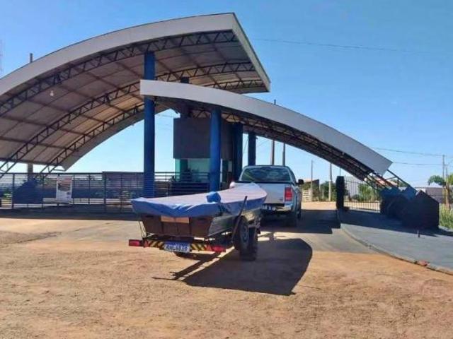 Terreno de 338 m² em condomínio fechado à beira do Rio Ivaí