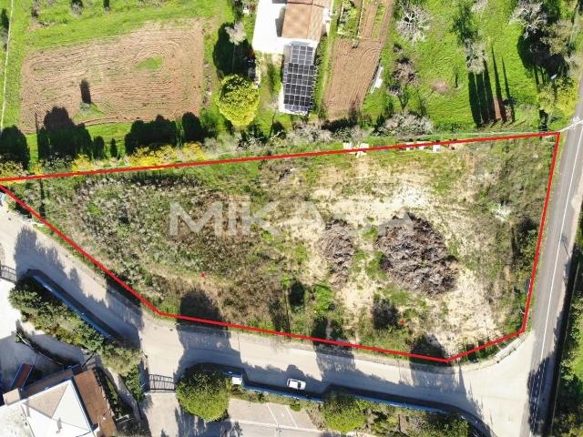 Terreno de 3.130 m² para construção em Ferrel, Llum