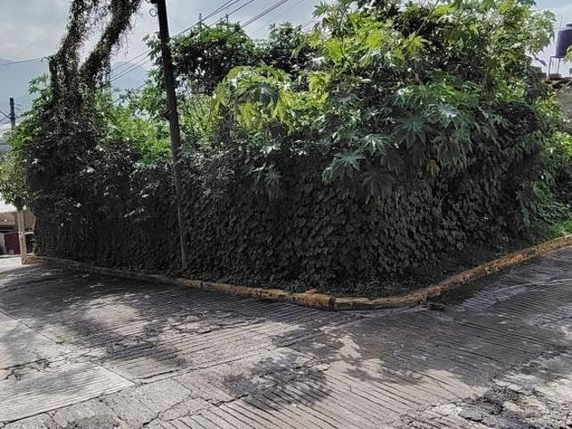 Terreno de 3 frentes de calle en Tlalnepantla