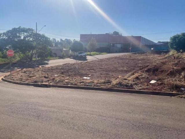 Terreno de 442m² muito bem localizado no condomínio Solar da Toscana em Apucarana/PR