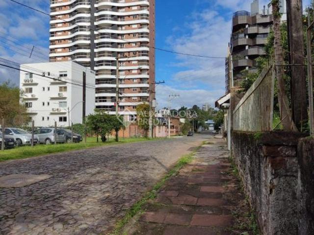 Terreno de 448 m2 no bairro Morro do Espelho