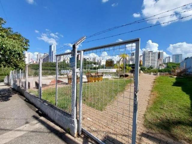 Terreno de 4570 m² no bairro Campolim