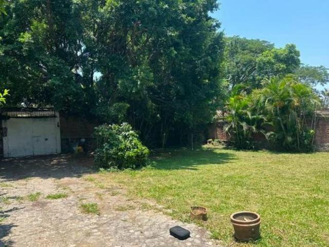 Terreno de 491 m² en venta en Burgos, Temixco