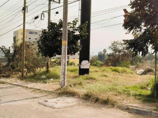 Terreno de 404 m² en venta sobre Carretera Chapala a 700m de Periferico