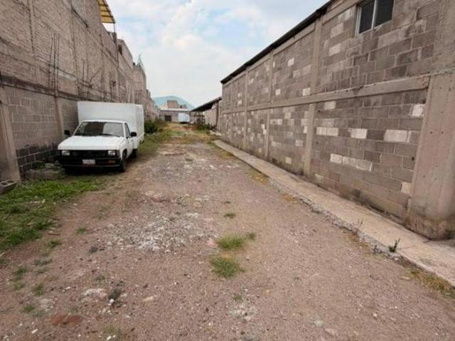 Terreno de 40m de frente por 140m de fondo en venta en La Paz