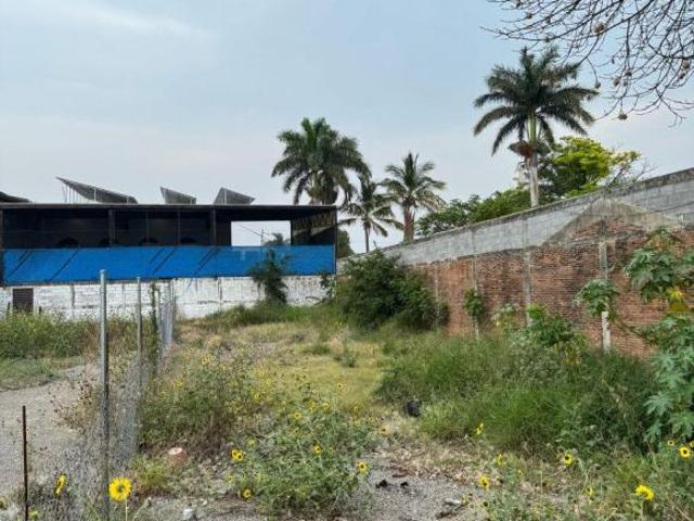 Terreno de 410 m² en venta en Norberto Treviño Zapata colinda con gimnasio VITA SPORT BAJA PRECIO