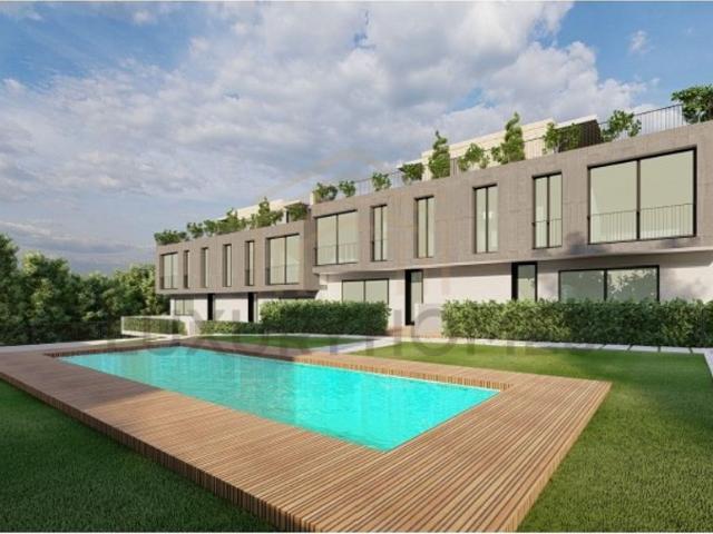 Terreno de 424 m2 à venda Almada, Portugal
