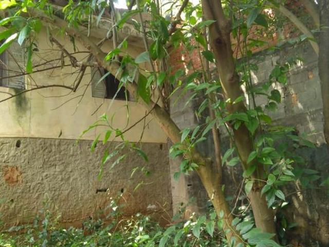 TERRENO DE 438 m2 COM CASA ANTIGA