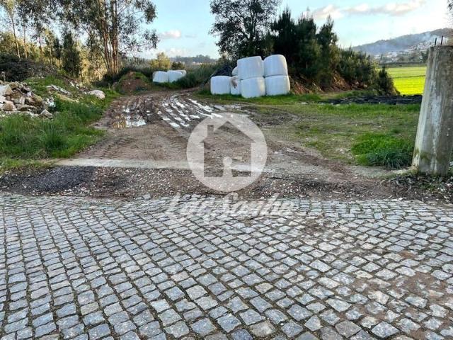 Terreno de 4.157m² em Guidões, Trofa
