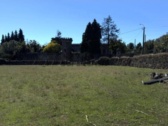 Terreno de 4.256 m² com Projeto Aprovado e Vistas Rio em Portuzelo